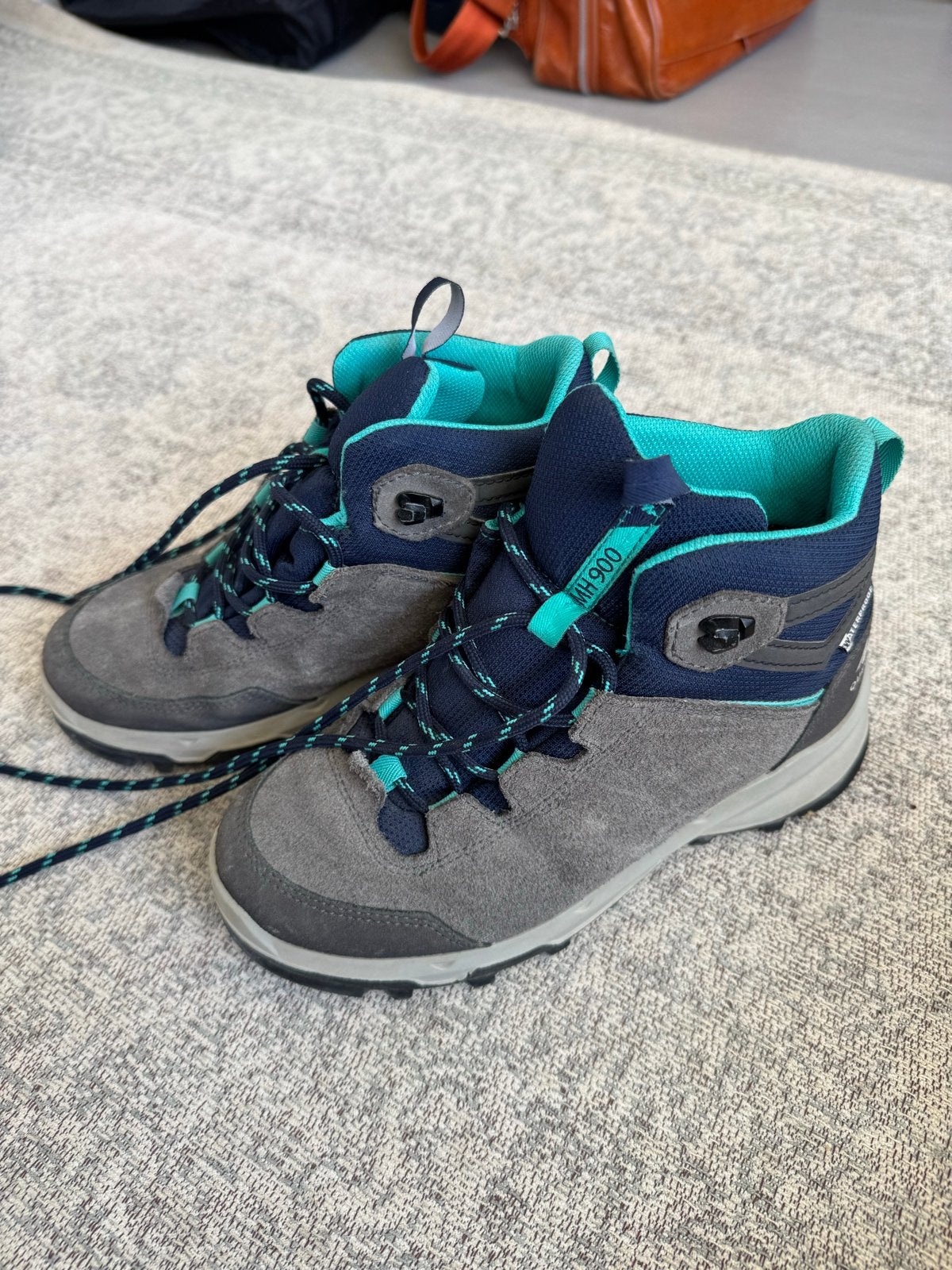 Kinder bergschoenen maat 35  Quechua MH900, Ophalen of Verzenden, Gebruikt, Schoenen