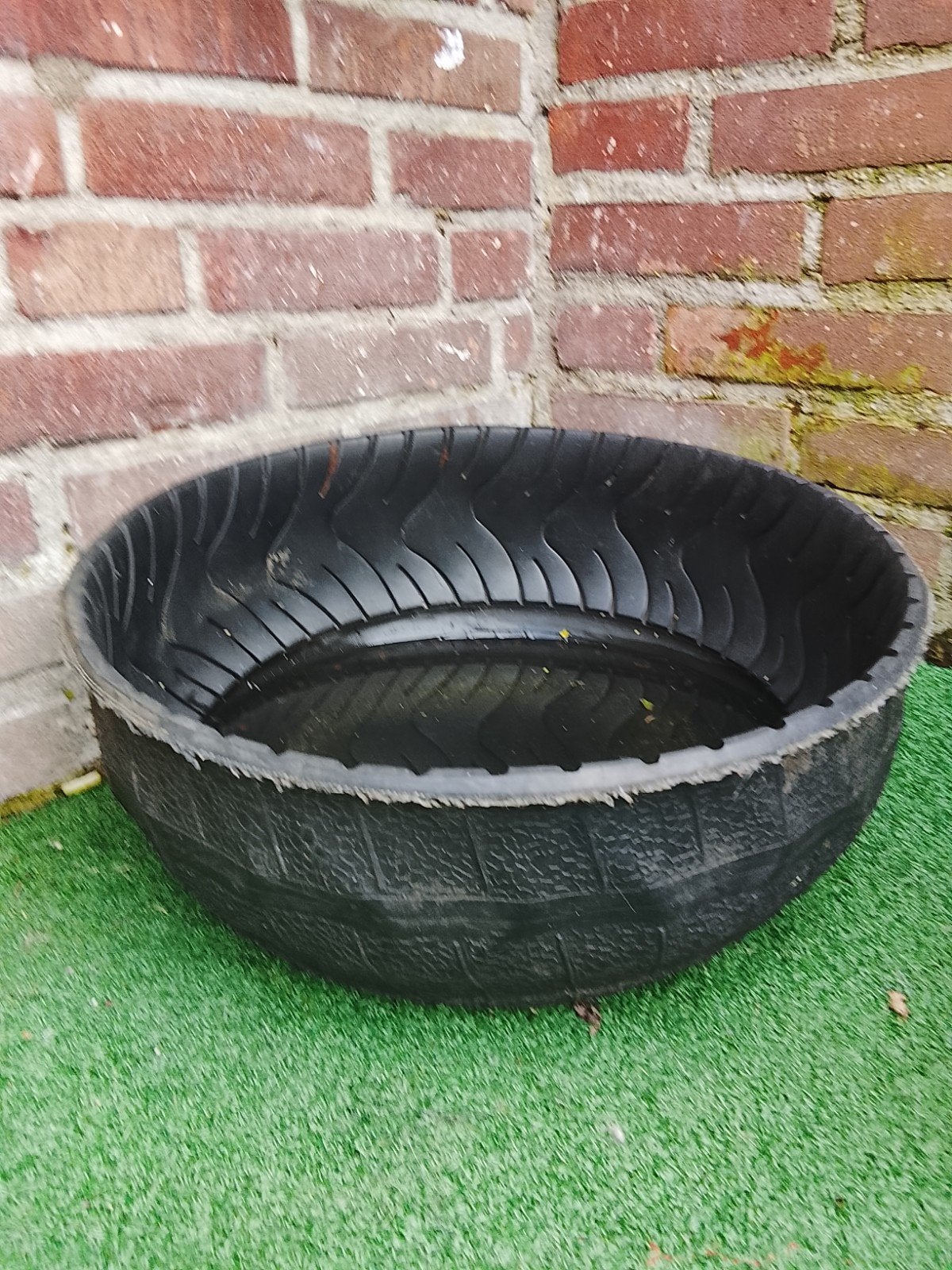 Unieke bloempotten van gerecyclede autobanden, Tuin en Terras, Bloempotten, Overige materialen, Gebruikt, 40 cm of meer, Rond