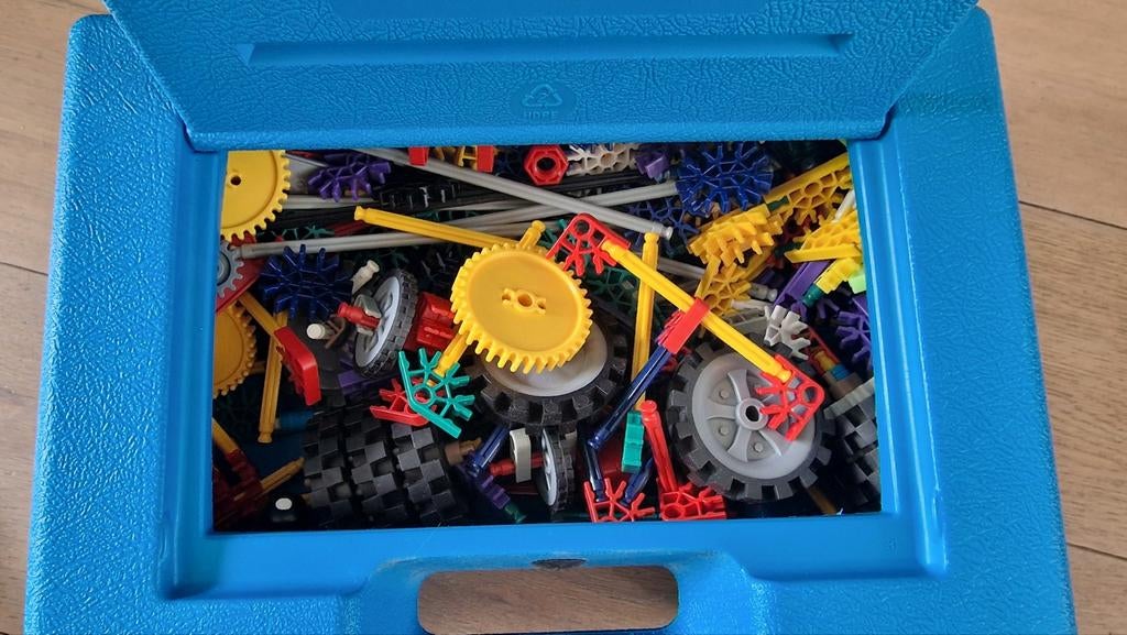 K'nex koffer met inhoud, Ophalen