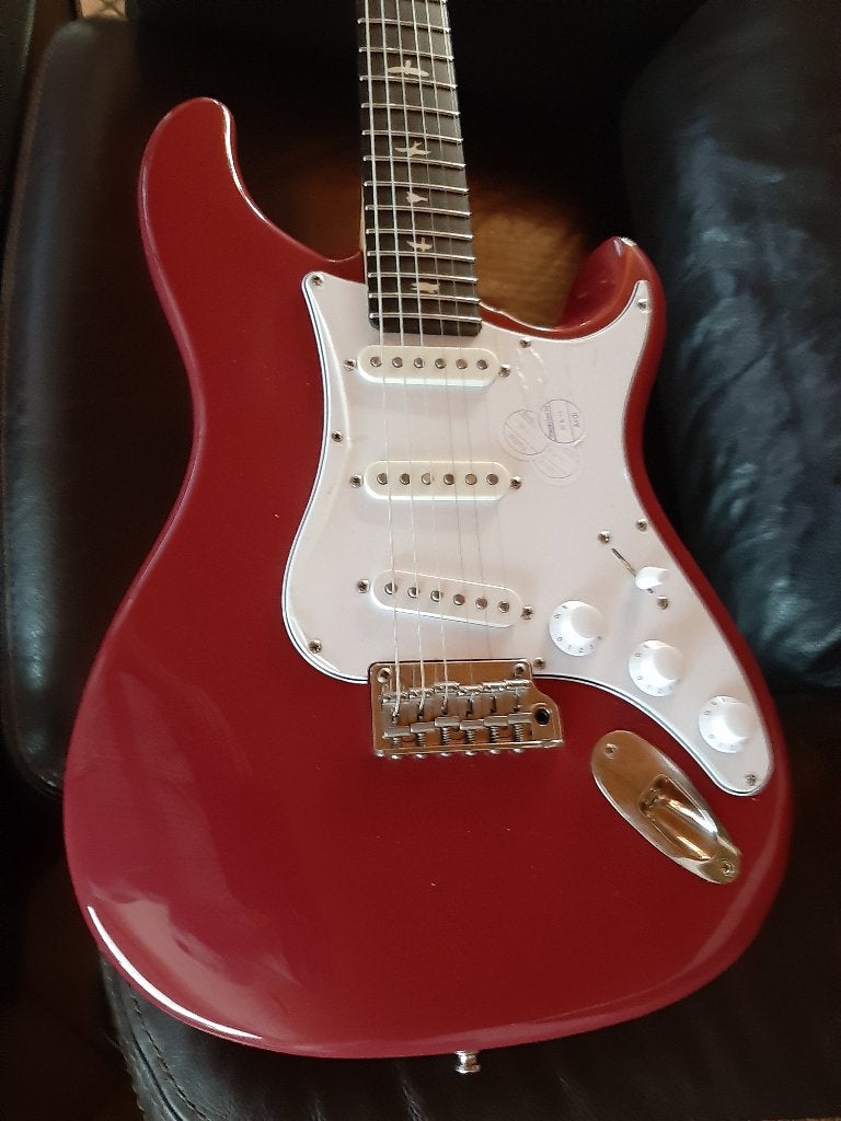 PRS SE Silver Sky Rosewood Board, Derby Red with Gigbag, Muziek en Instrumenten, Snaarinstrumenten | Gitaren | Elektrisch, Ophalen of Verzenden