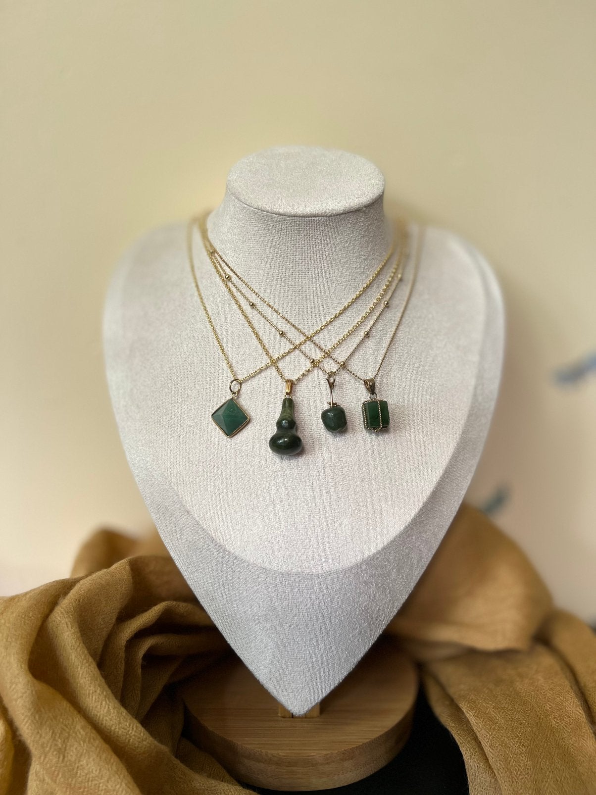 Jade hanger vintage beschermt geluk welvaart uniek, Magnolia11, Nieuw, Ophalen of Verzenden, Steen of Mineraal
