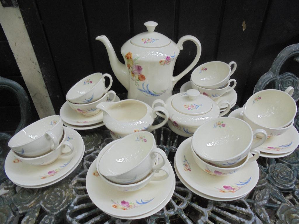 Theeservies MOSA met vrolijk boeket met oa roze en gele tulp, Antiek en Kunst, Antiek | Servies compleet, Ophalen of Verzenden