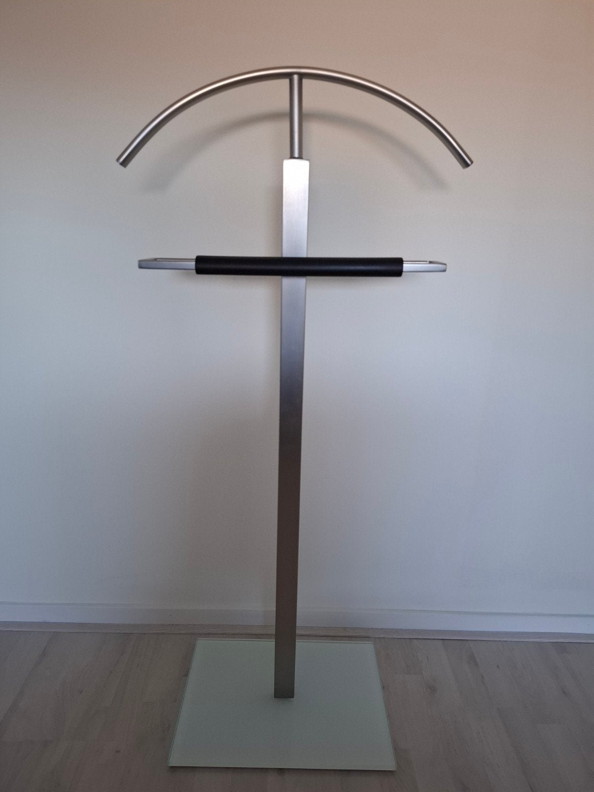 Moderne design dressboy / kledingbutler in zeer nette staat, Ophalen, 100 tot 150 cm, Zo goed als nieuw, Metaal