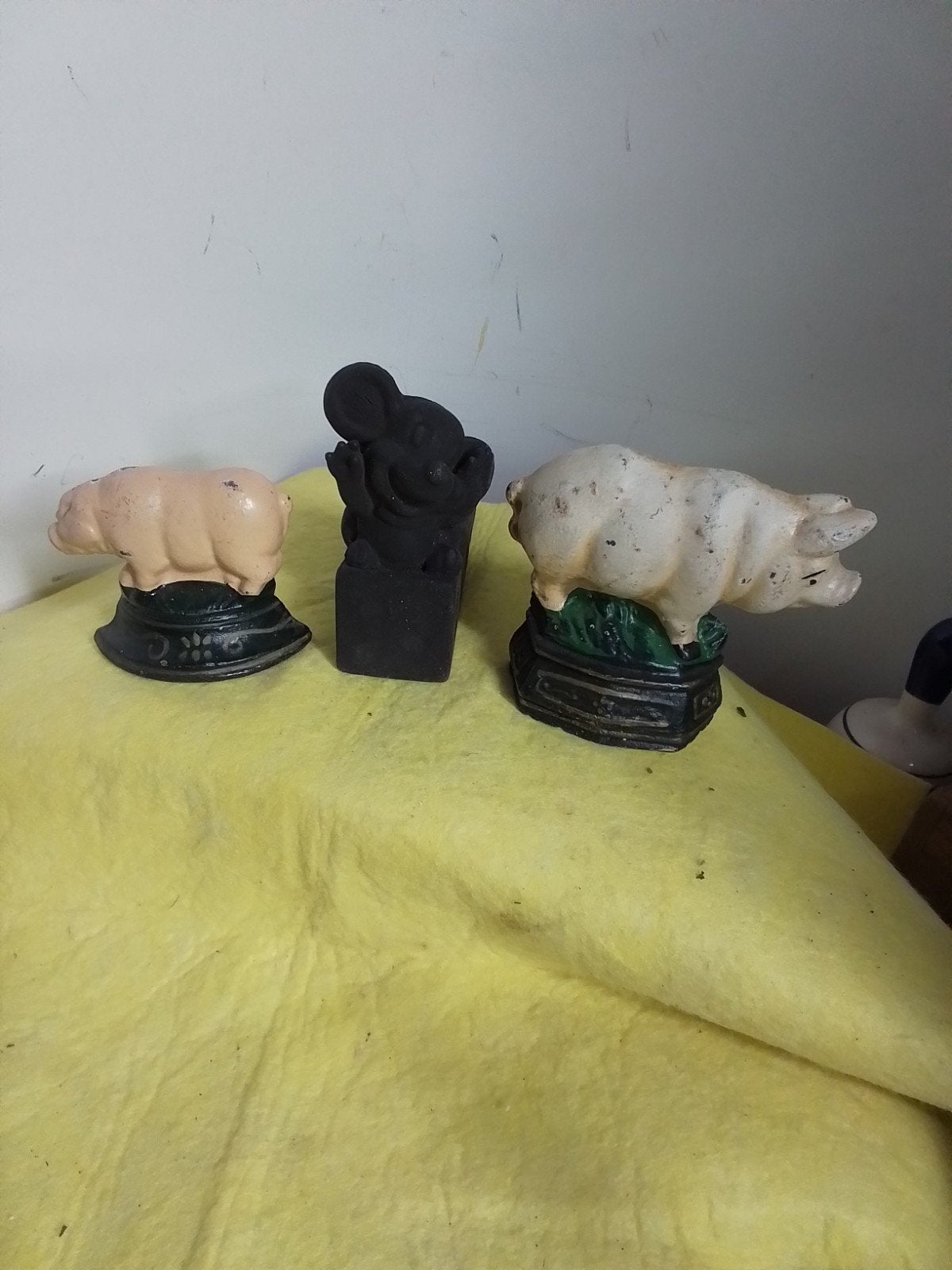2641) 3 mooie deur stoppers 2xgietijzer 1xrubber, Ophalen of Verzenden