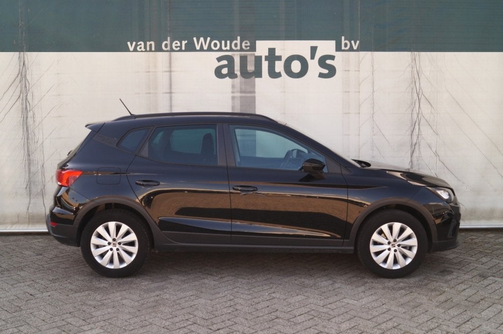SEAT Arona 1.0 TSI 110pk DSG Style Business Intense -LED-NAV, Dealer onderhouden, Stof, Gebruikt, 610 kg