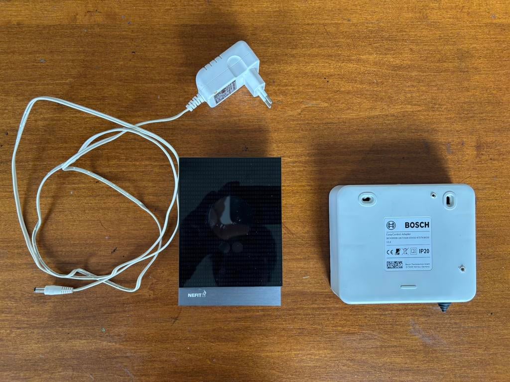 Nefit Easy / Bosch EasyControl thermostaat + adapter, Ophalen of Verzenden, Slimme thermostaat, Zo goed als nieuw