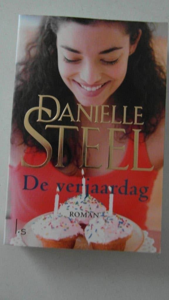 De verjaardag,  Danielle Steel, Ophalen of Verzenden, Zo goed als nieuw
