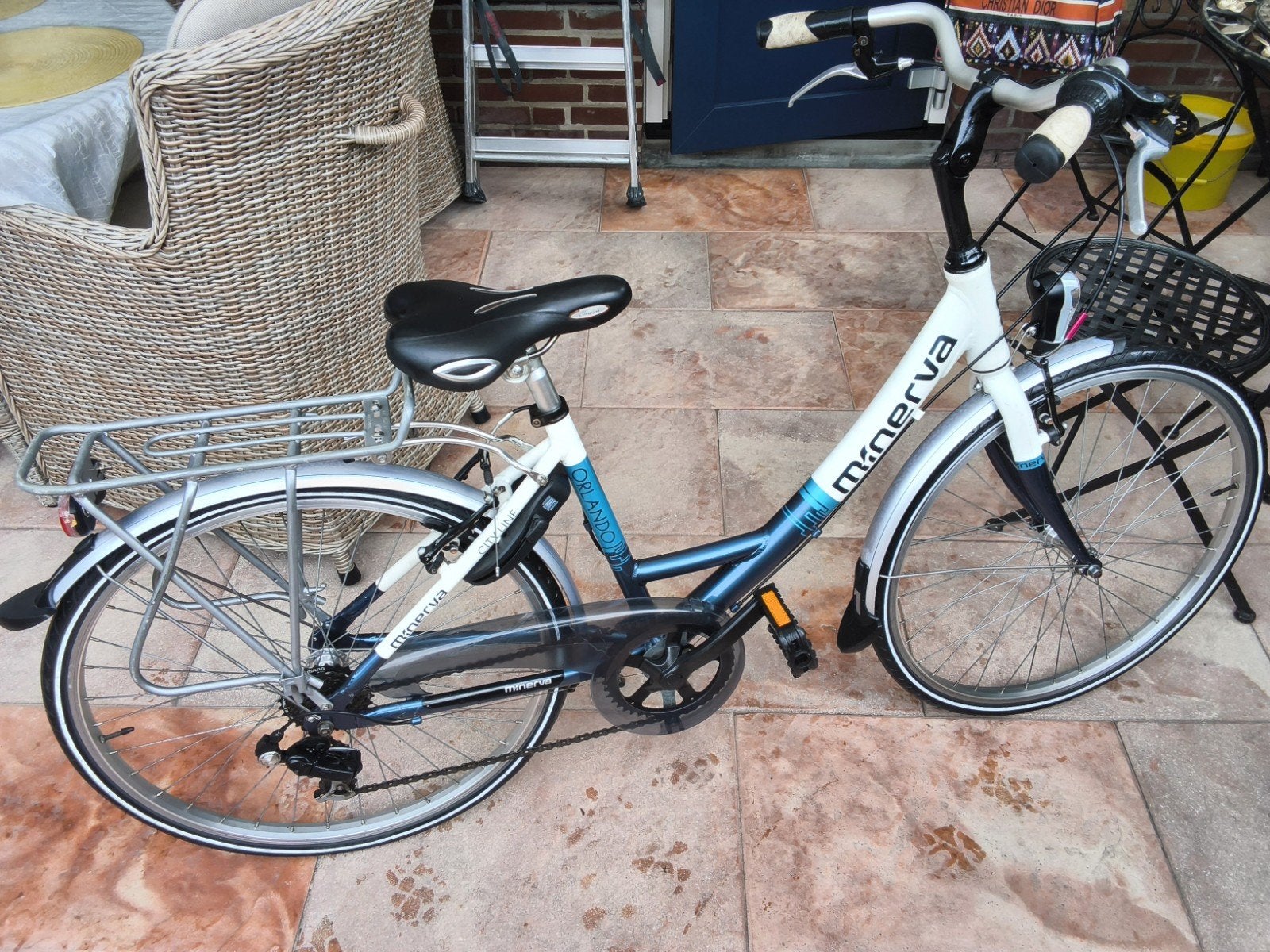 Minerva City Line framehoogte 42cm staat op 26 inch banden, Fietsen en Brommers, Fietsen | Meisjes, Gebruikt, Velgrem, Versnellingen