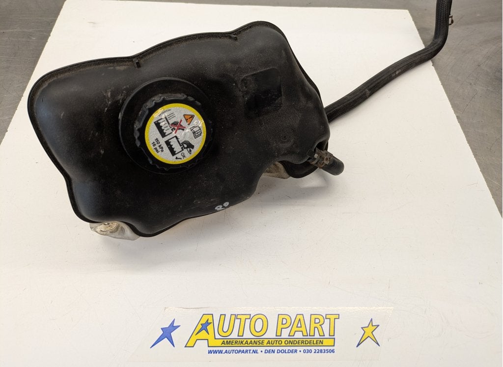 Ford Mustang expansietank 2005-2010, Gebruikt, Ford motor company, Ford USA, P.O. Box 6248, Dearborn, MI 48126