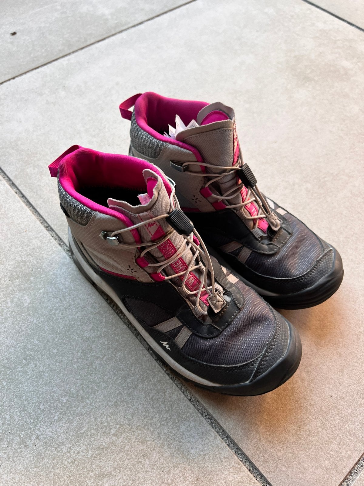 Wandelschoenen Decathlon 35 Quechua, Ophalen of Verzenden, Zo goed als nieuw, Schoenen
