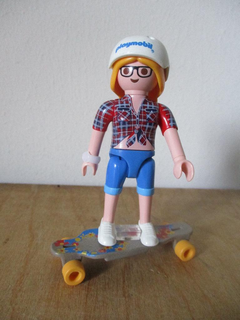 Playmobil 9338 skateboarder, Ophalen of Verzenden, Gebruikt, Complete set