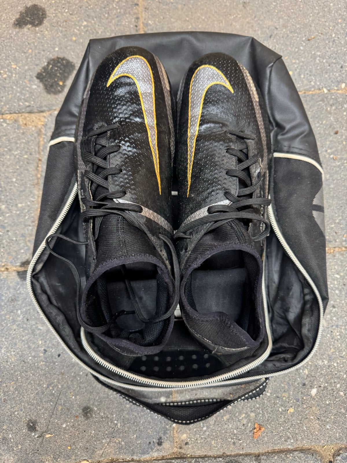 Nike Phantom voetbalschoenen met tas maat 42, Ophalen of Verzenden, Gebruikt, Schoenen