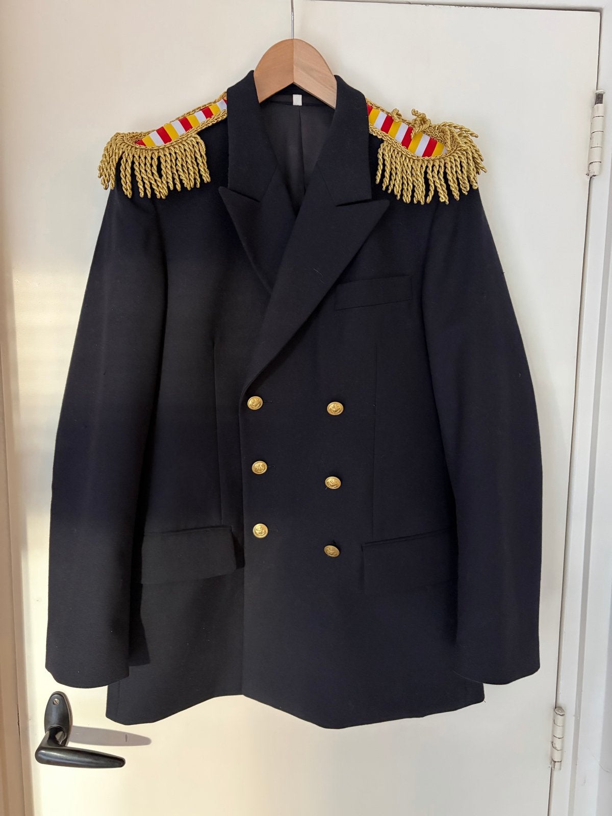 Carnavalsjas Oeteldonk met epauletten en rugembleem, Carnaval, Ophalen of Verzenden, Zo goed als nieuw, Kleding