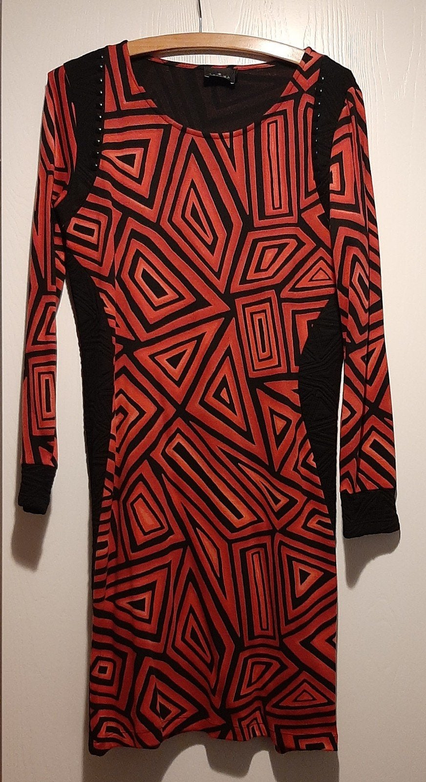 Ariana jurk,rood/zwart+bijp.gevoerd jasje,zwart.Mt.42.Als nw, Maat 42/44 (L), Ophalen of Verzenden, Zo goed als nieuw, Rood