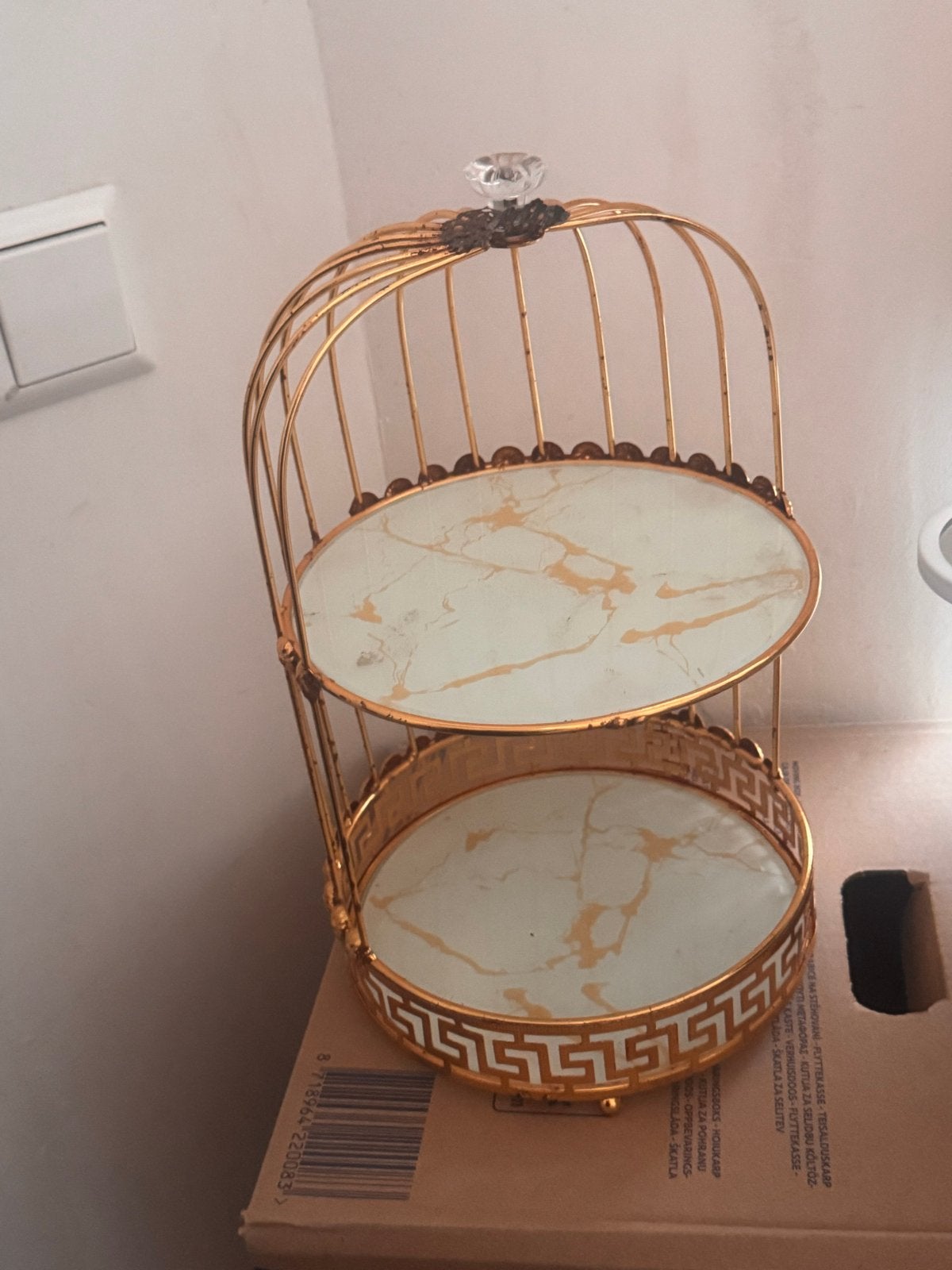 Gouden etagere in vogelkooi-stijl met marmerlook, Ophalen, Zo goed als nieuw, Goud, Metaal