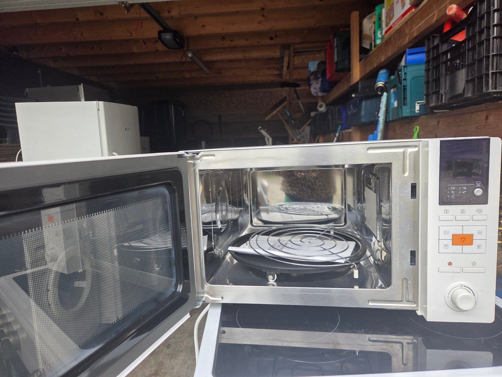 Daewoo Combimagnetron - Zo goed als nieuw, Witgoed en Apparatuur, Ophalen, Zo goed als nieuw, Grill, Draaiplateau