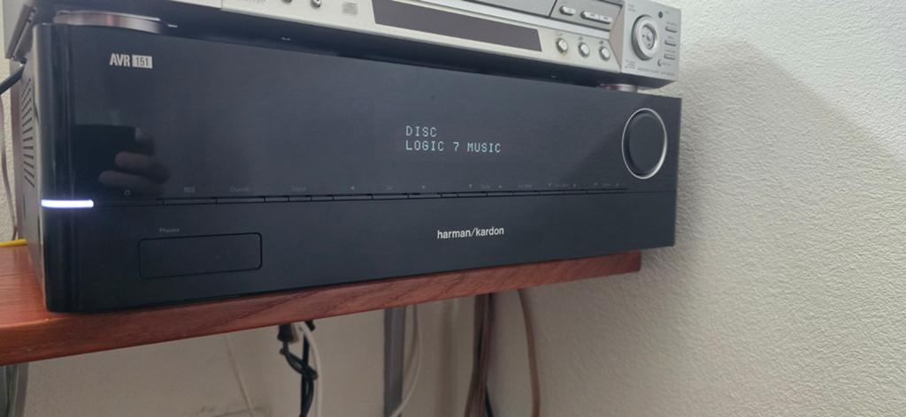 Harman Kardon AVR 151 versterker met 4 Tannoy F1 speakers, Overige merken, Gebruikt, Ophalen of Verzenden, 60 tot 120 watt