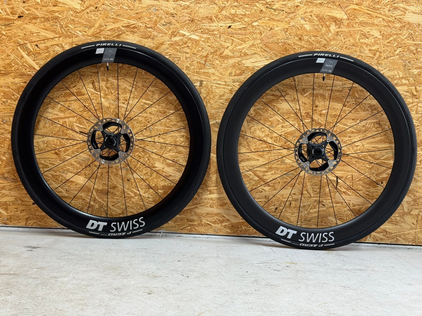 DT Swiss ARC 1400 Carbon Wielset, Sport en Fitness, Ophalen of Verzenden, Zo goed als nieuw, Overige typen