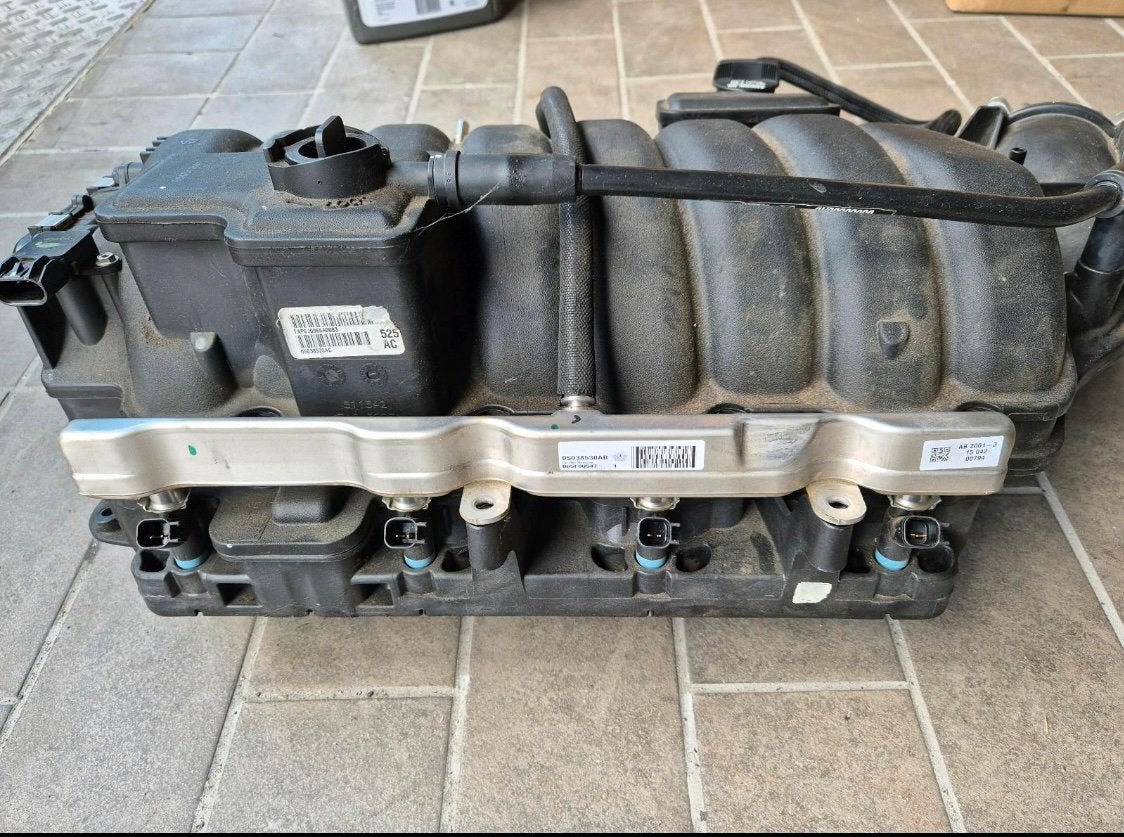 Hemi 6.4 intake manifold set inlaatspruitstuk Dodge Jeep, ,, Ophalen, Gebruikt, Jeep