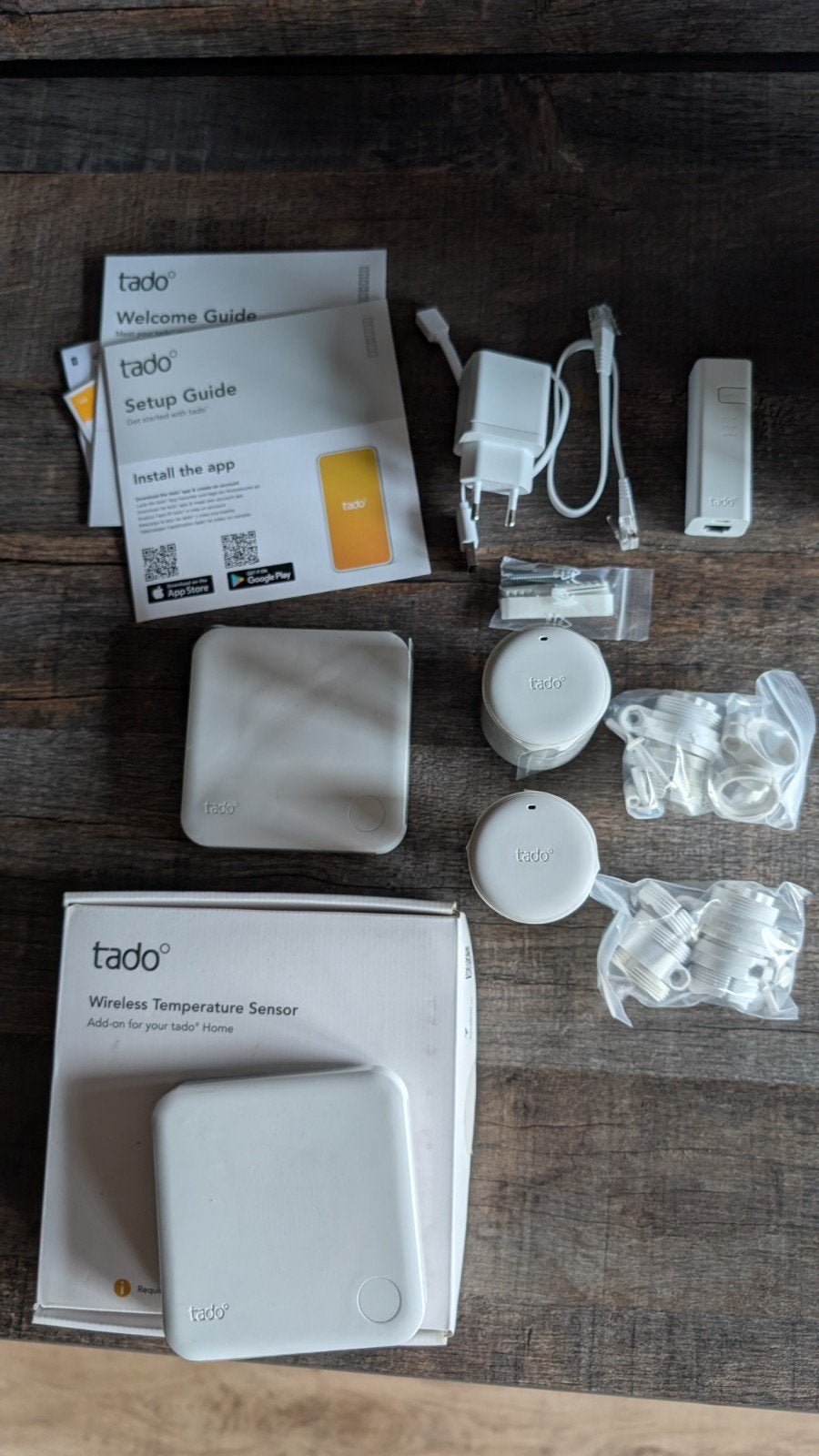 Tado V3+ thermostaat – 2 radiatorknoppen, temperatuursensor, Doe-het-zelf en Verbouw, Ophalen of Verzenden, Slimme thermostaat