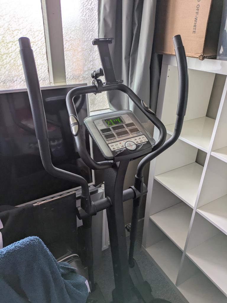 Orbitrek Cardiostrong EX40, Ophalen