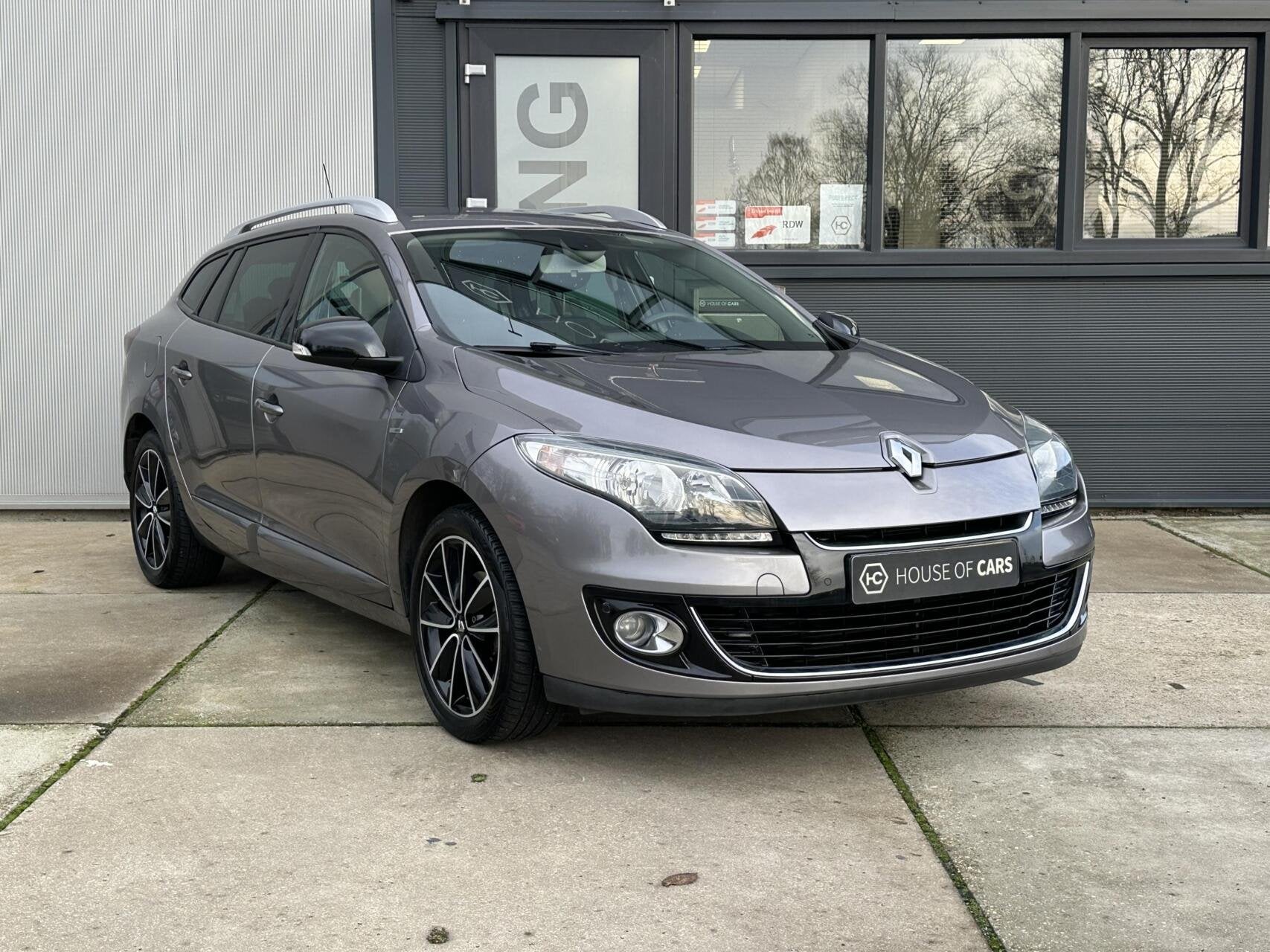 Renault Megane Estate 1.2 TCe Bose ENGINE BROKEN, Auto's, Euro 5, Stof, Gebruikt, Zwart