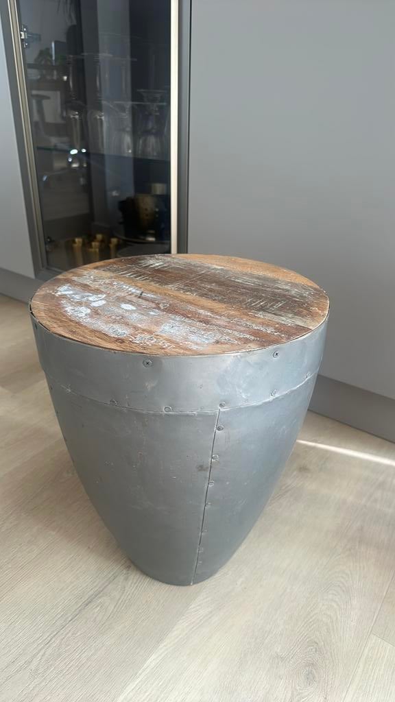Zware zinken metalen bijzet kruk, Ophalen, Minder dan 30 cm, Rond, Zo goed als nieuw