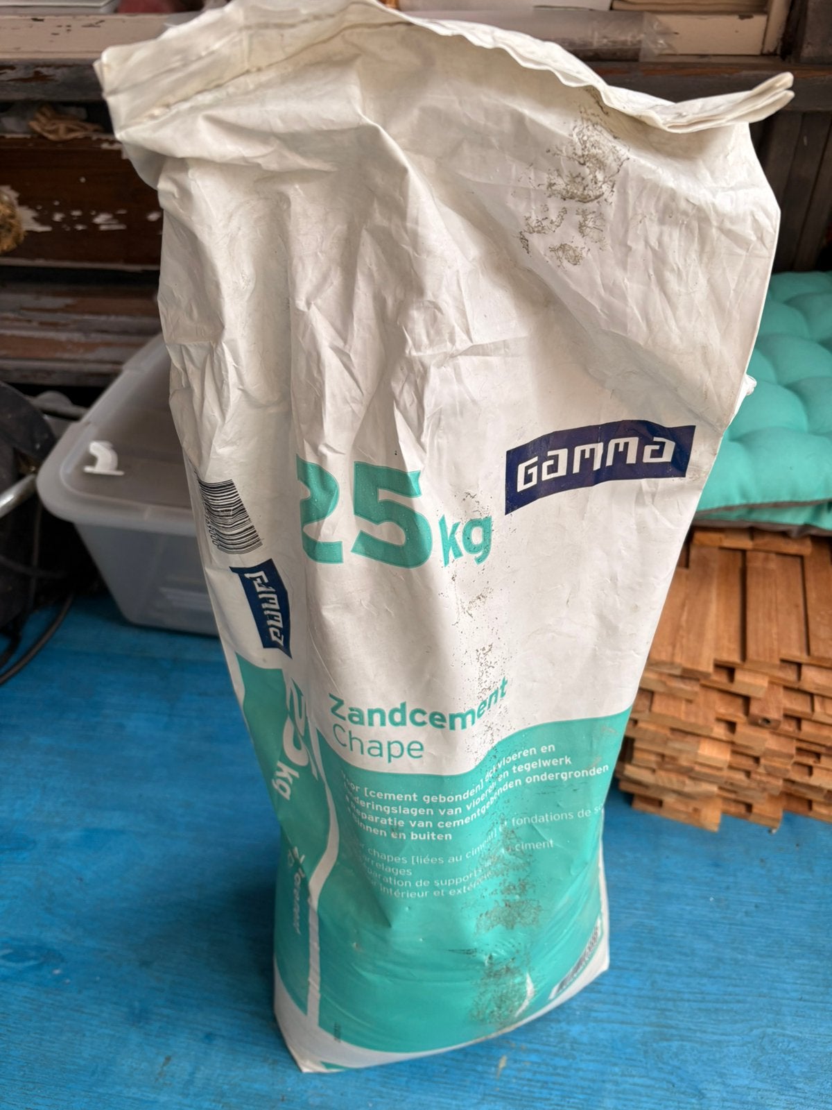 Gratis: halve zak zandcement (14 kg), Tuin en Terras, Ophalen, Zo goed als nieuw