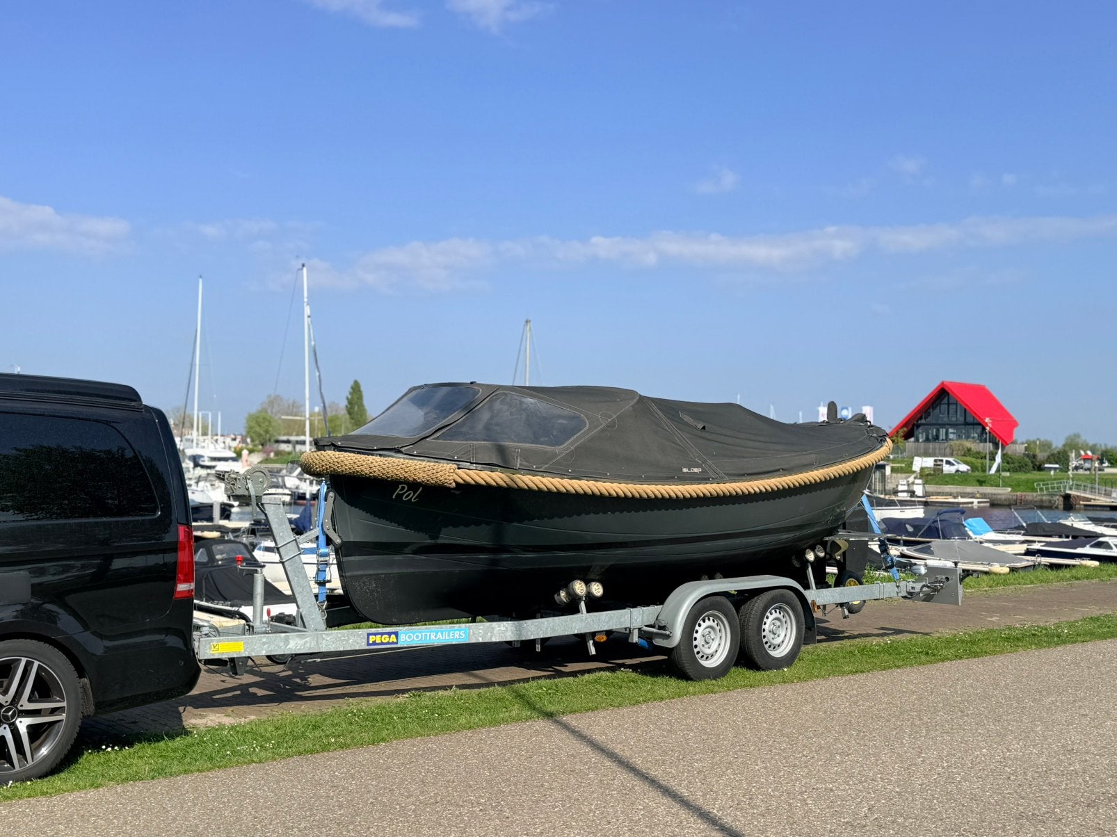Isloep 585, inclusief 2 assige trailer, Watersport en Boten, Sloepen, Gebruikt, 29 pk, Binnenboordmotor, Composieten