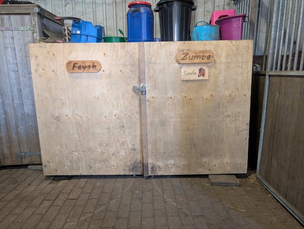 Zadelkast  voor de snelle beslisser! 150 euro deze week, Dieren en Toebehoren, Ophalen, Overige soorten