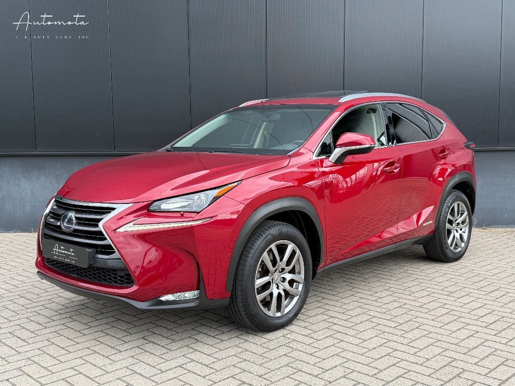 Lexus NX 300H Luxury Line / 2e Eig / Dealer Onderh / Carplay, Auto's, Bi-Xenon koplampen, Origineel Nederlands, Bedrijf, 155 pk