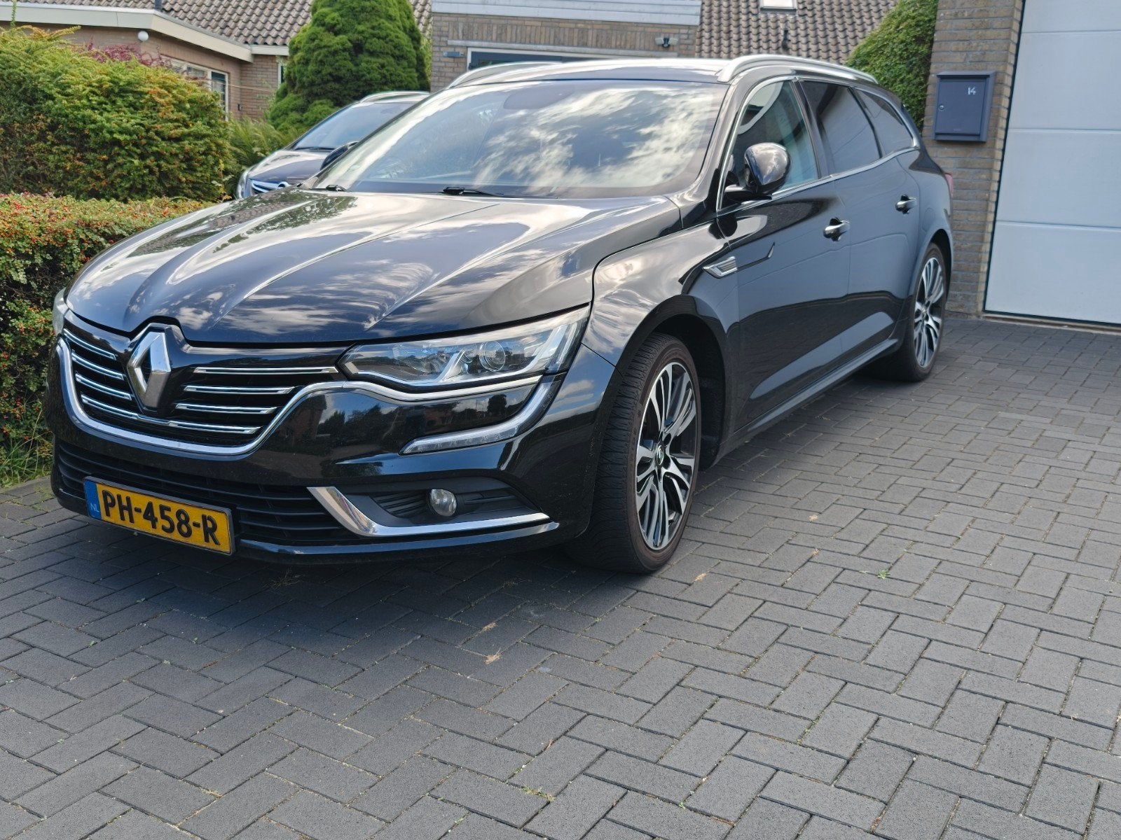 Dikke Renault Talisman dCi 130pk  2017 Automaat Zwart, Auto's, Stof, 4 cilinders, 1850 kg, Zwart