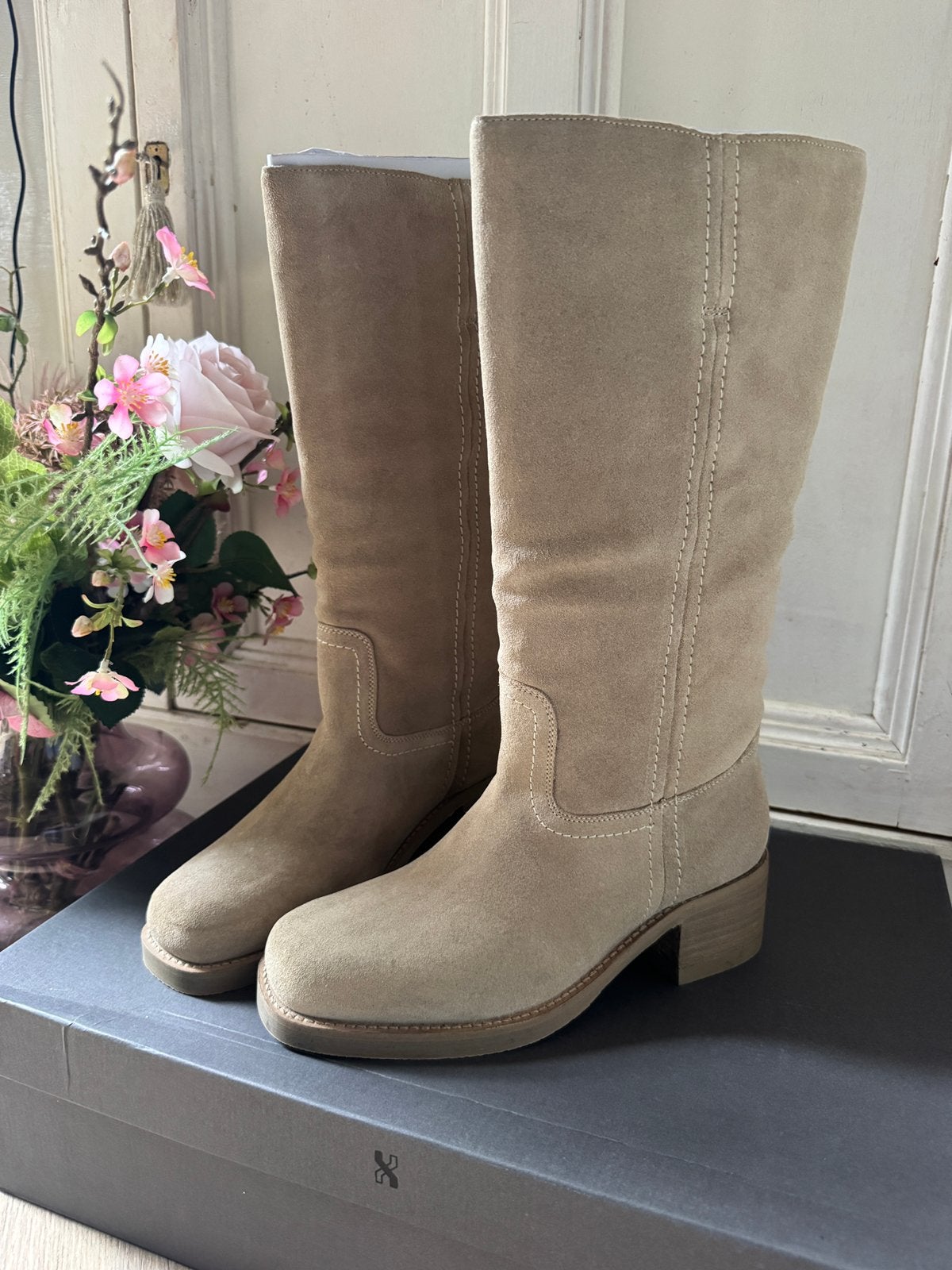 Hoge laarzen suede leer bronx sendra annanina romyboomsma, Ophalen of Verzenden, Zo goed als nieuw, Bruin, Hoge laarzen