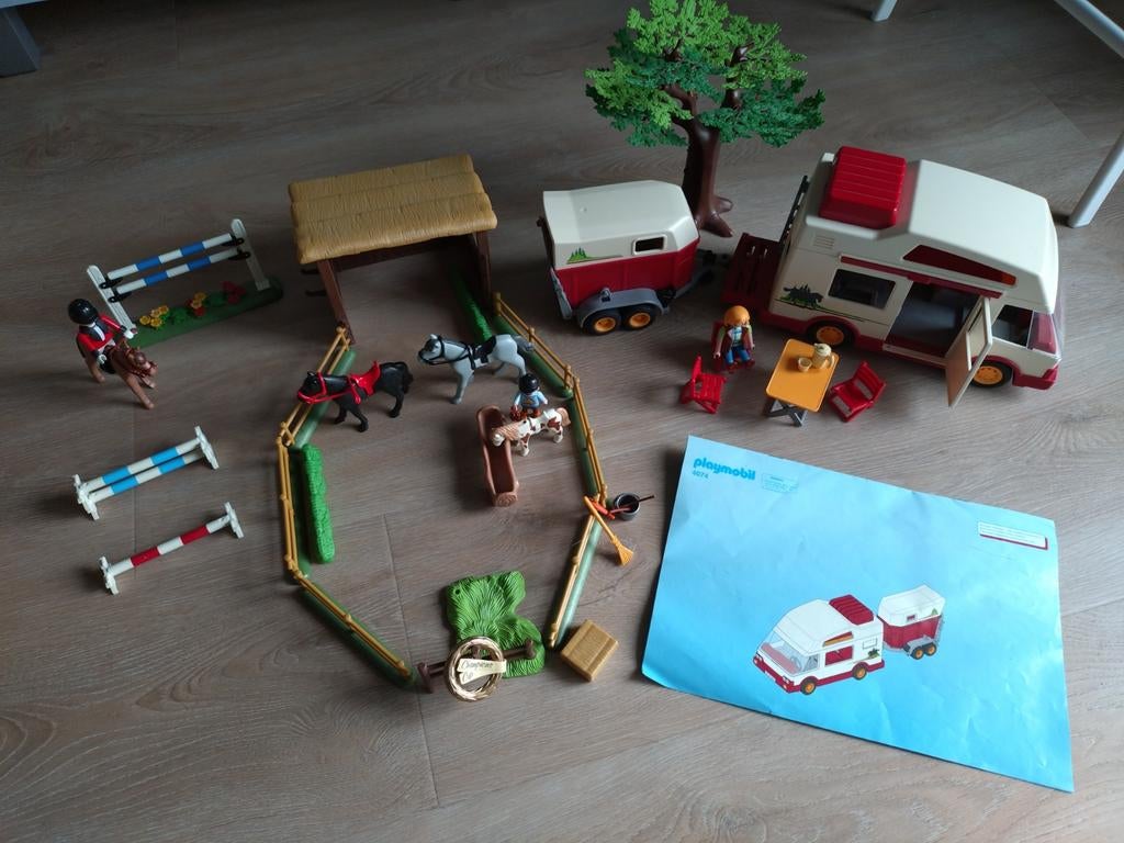 Playmobil set camper met trailer en paarden, Kinderen en Baby's, Speelgoed | Playmobil, Ophalen of Verzenden, Zo goed als nieuw