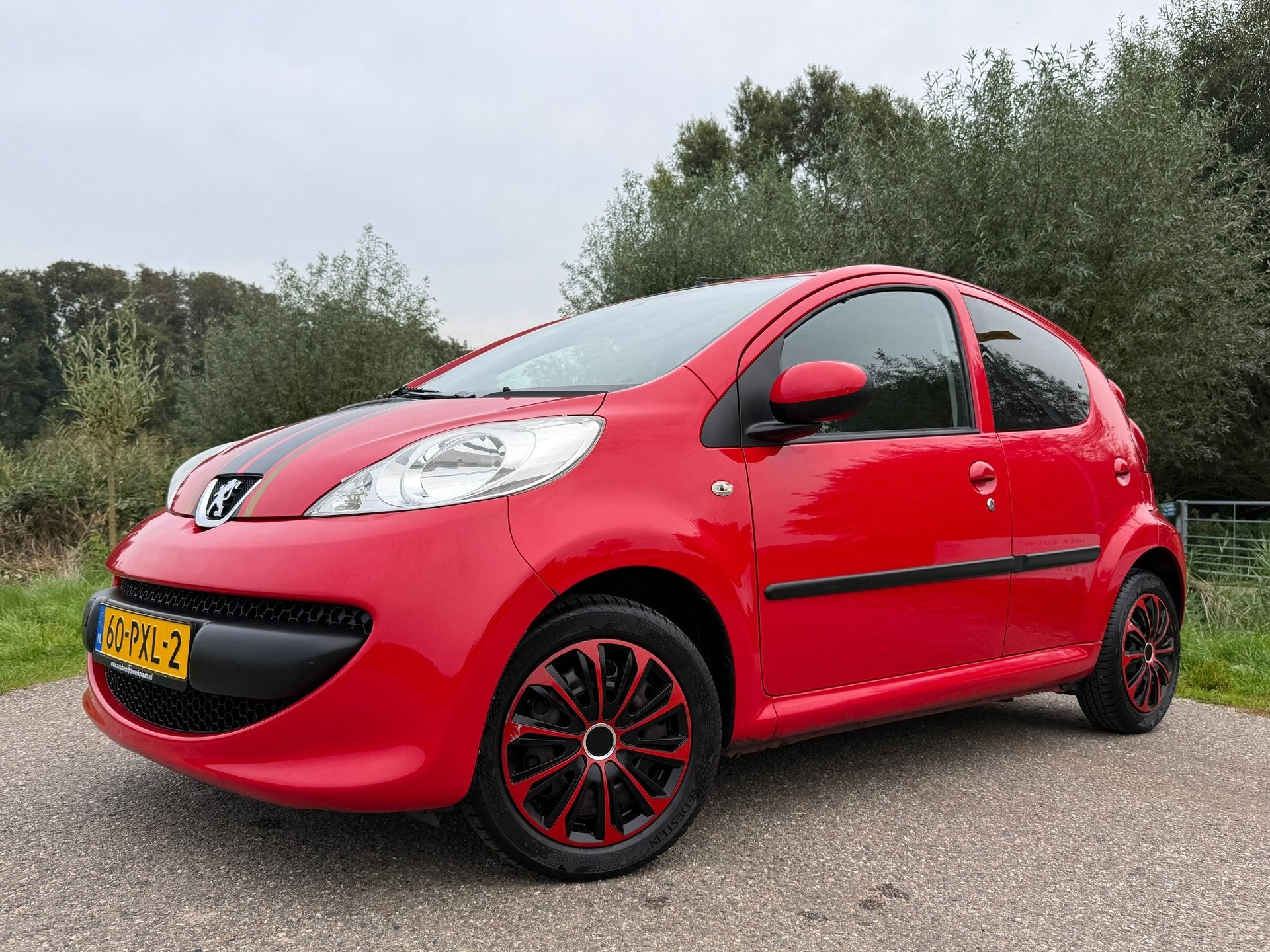Peugeot 107 1.0-12V XS | 5 deurs | USB/AUX/12V | All Season, Voorwielaandrijving, Euro 5, Stof, Gebruikt
