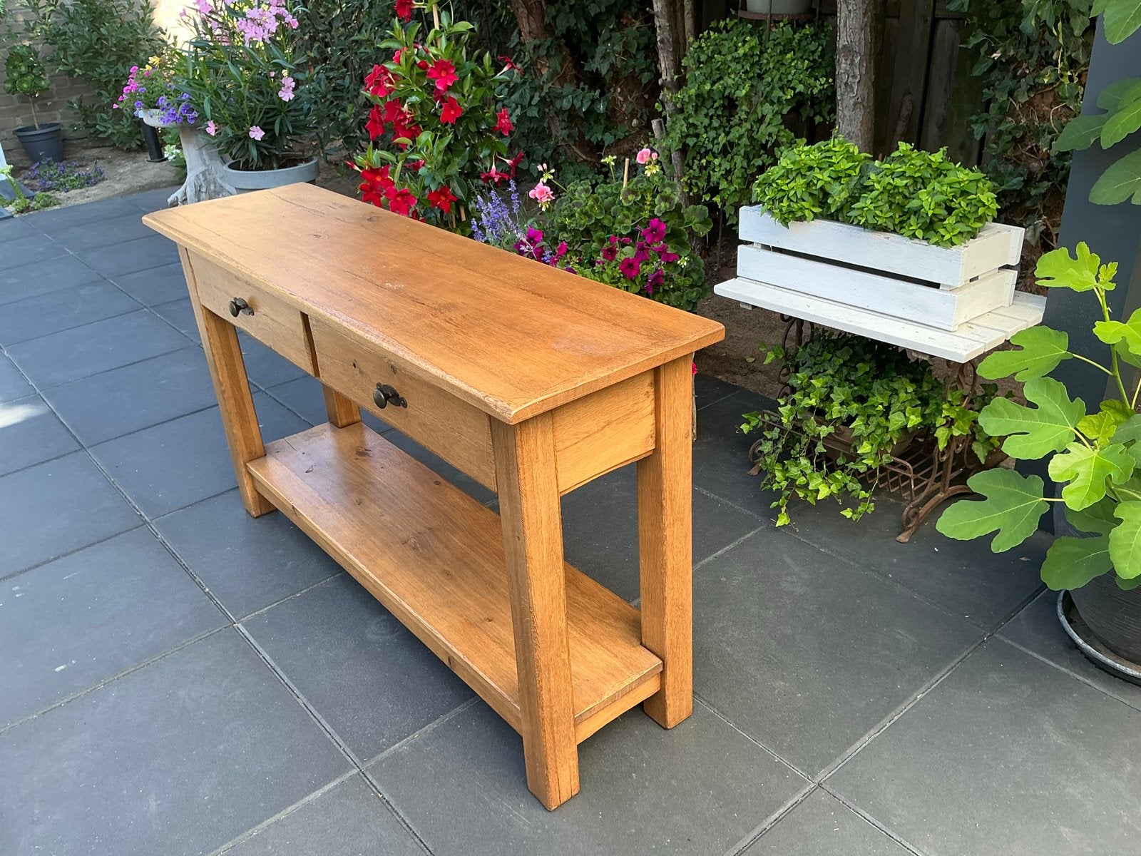 Houten sidetable met lades en onderplank, Huis en Inrichting, Tafels | Sidetables, Ophalen, Gebruikt, 100 tot 150 cm, Eikenhout