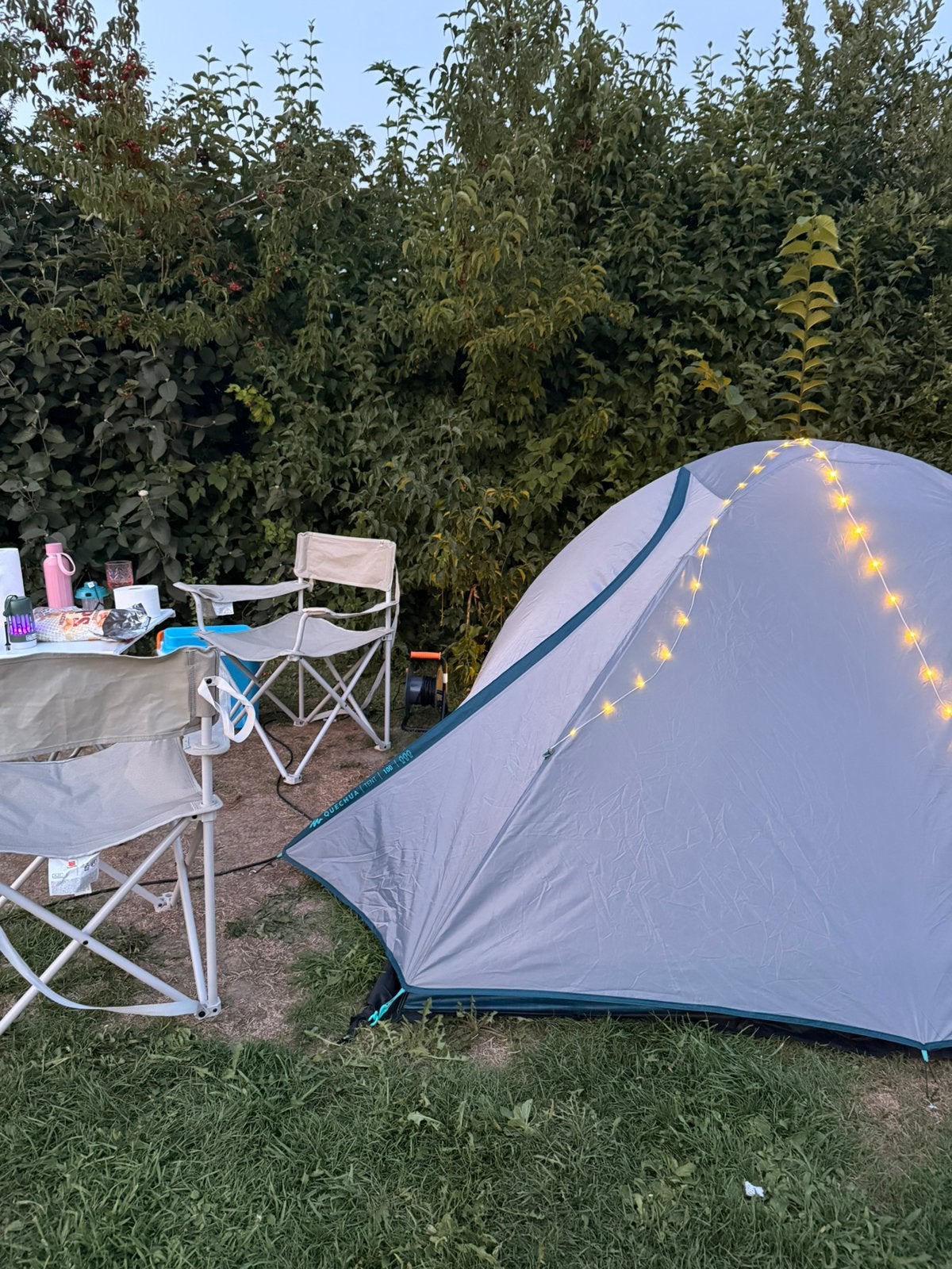 Complete kampeerset – tent, luchtbedden, slaapzakken & meer, Caravans en Kamperen, Ophalen, Zo goed als nieuw, Tot en met 3