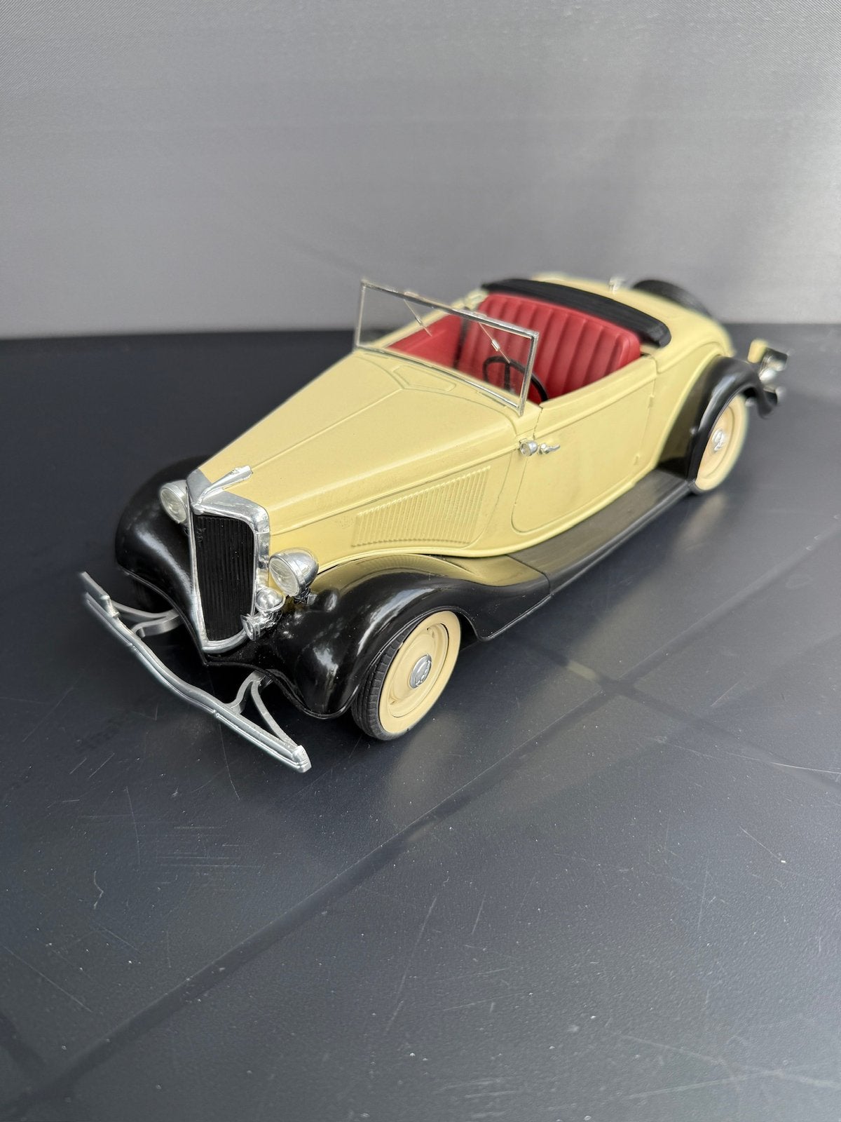 Ford V8 Roadster 1934 1/18 Solido, Ophalen of Verzenden, Zo goed als nieuw