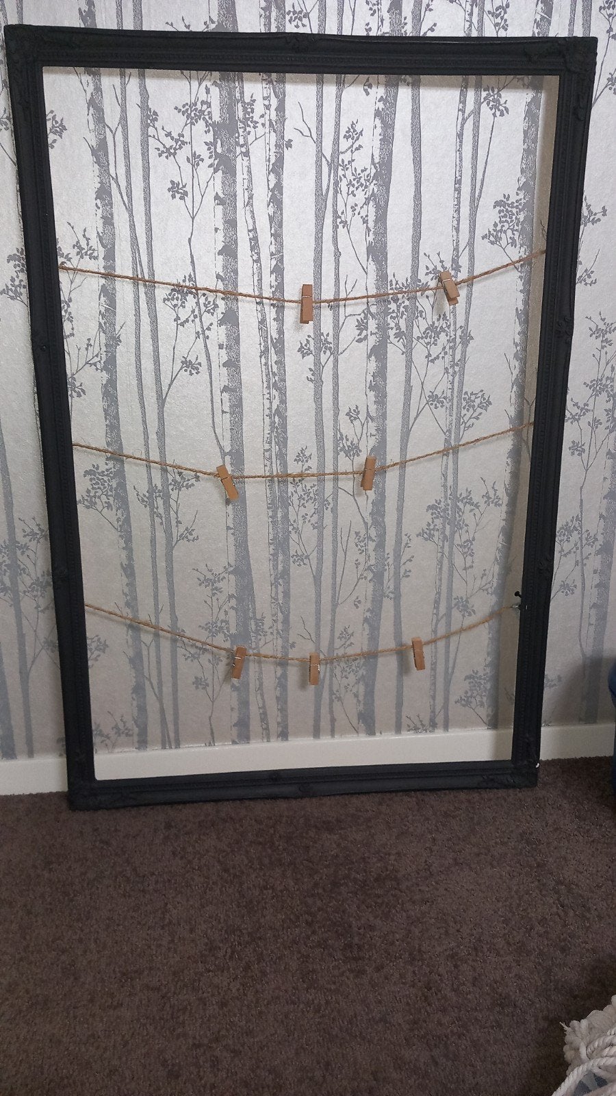 Lijst om kaartjes of foto's in te hangen., Ophalen, Zo goed als nieuw, Zwart