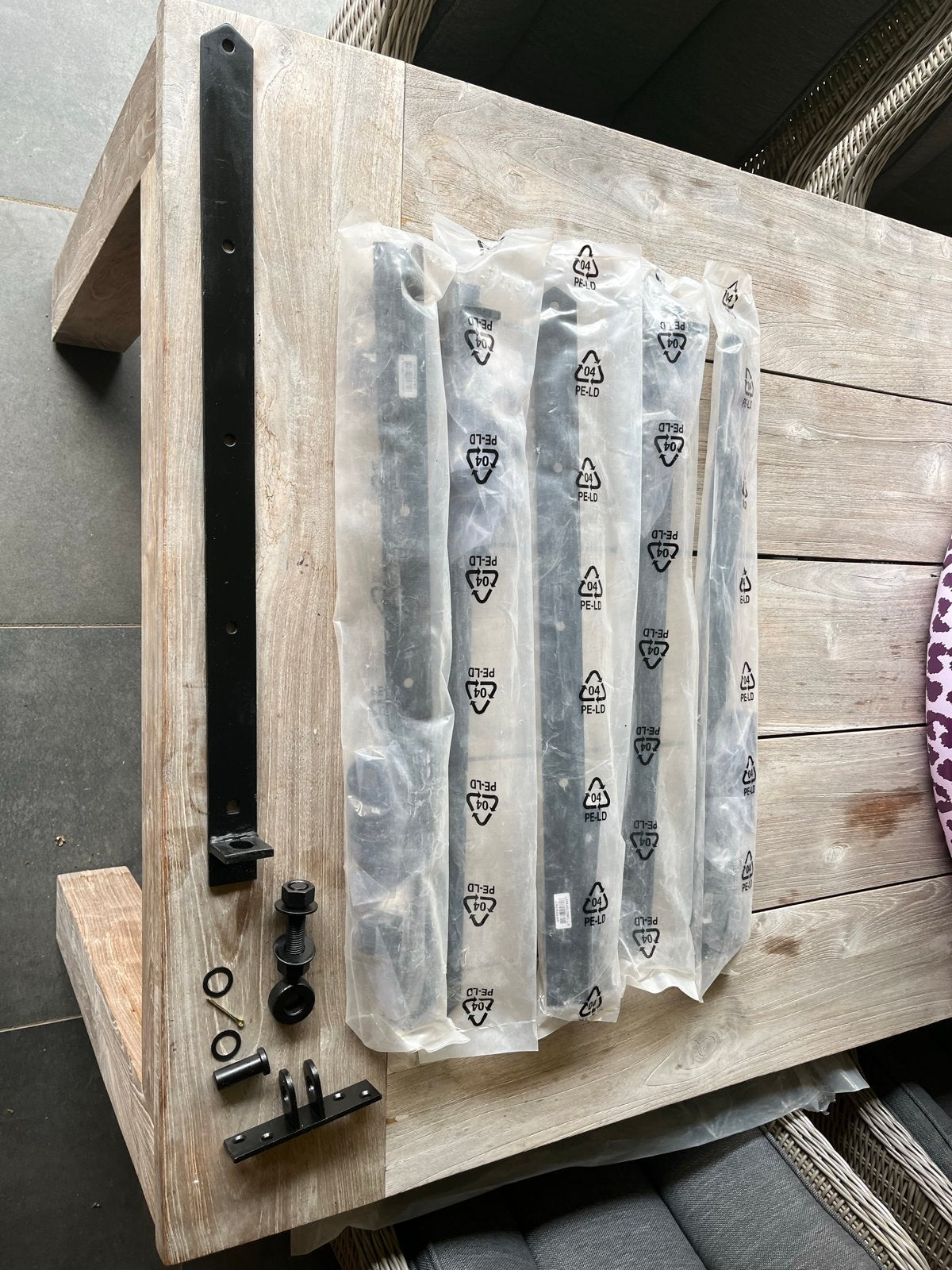 Zwarte scharnieren voor schuifdeur of poort. 6 stuks nieuw!, Ophalen, Nieuw, IJzer, Scharnier