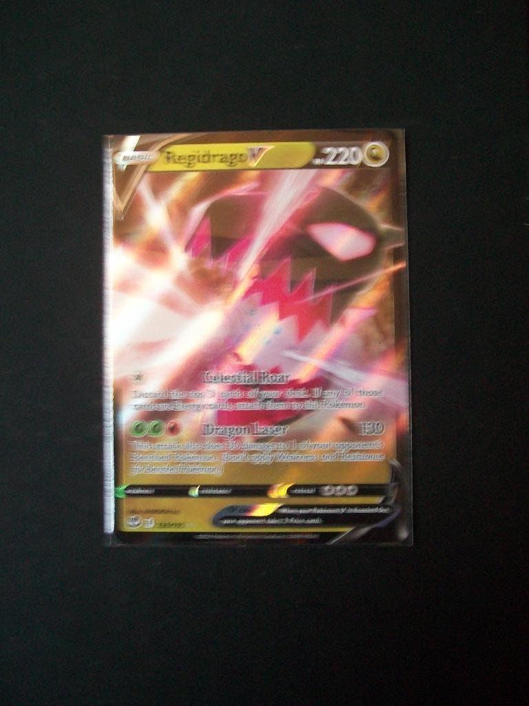 2123: Nieuwe Pokemon Kaart REGIDRAGO V Hp 220 (135/195), Verzenden, Nieuw, Losse kaart, Foil