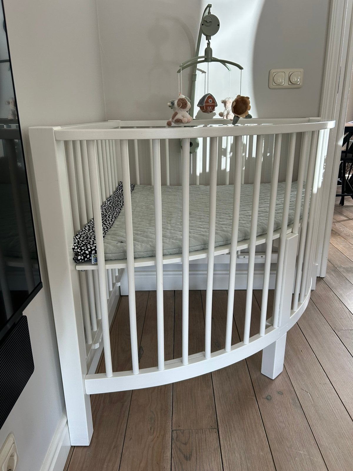 Hoekbox wit geschilderd te koop, Kinderen en Baby's, Ophalen, Zo goed als nieuw, Driehoekig, In hoogte verstelbaar