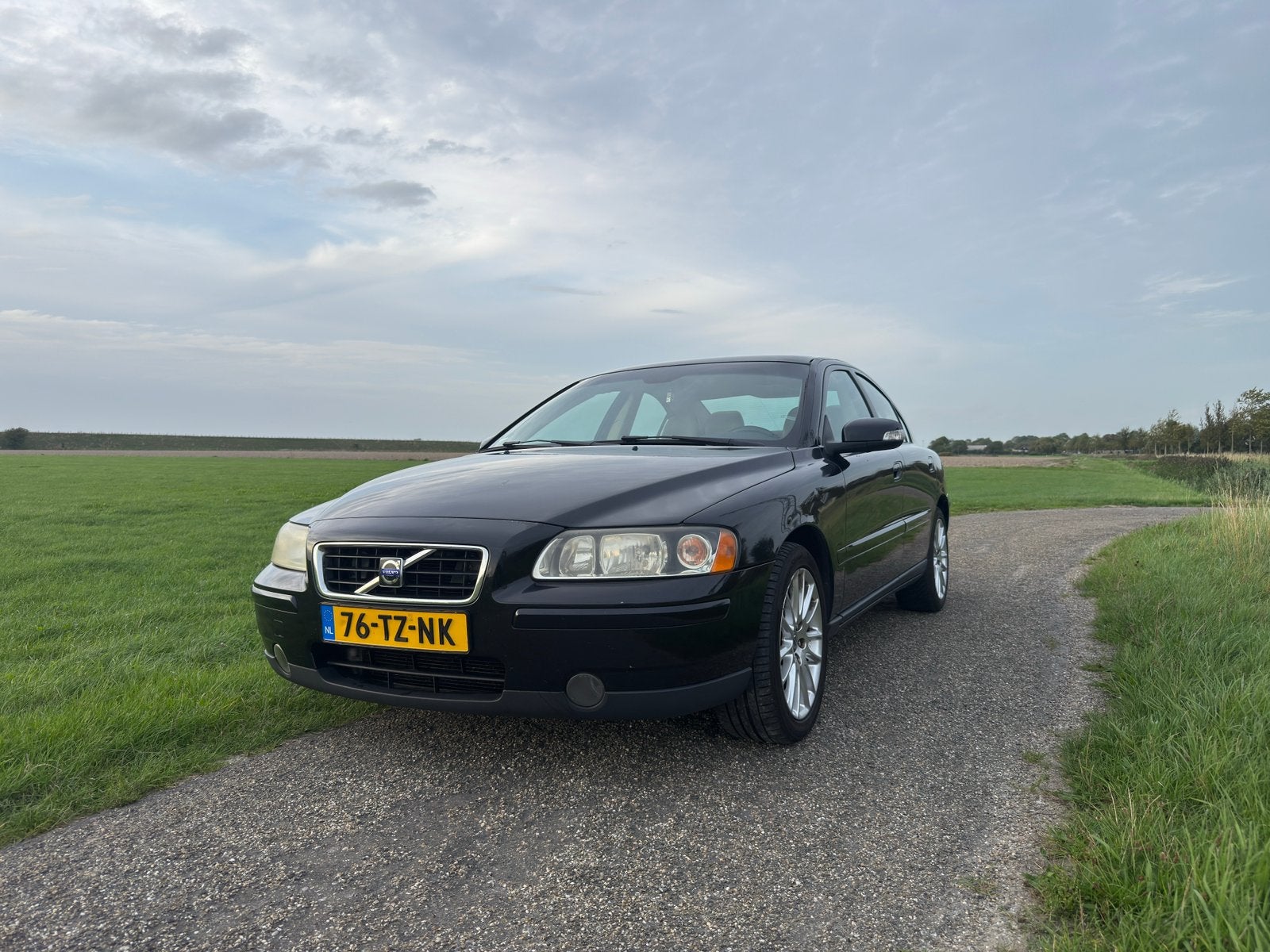 Volvo S60 2.4 Momentum 140PK 2007 Zwart, Auto's, Volvo, Voorwielaandrijving, S60, Zwart, 1600 kg