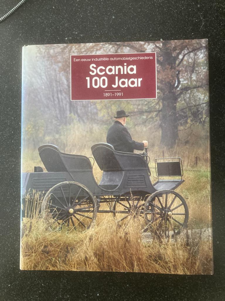 Scania 100 Jaar: Een Eeuw Industriële Automobielgeschiedenis, Ophalen of Verzenden, Zo goed als nieuw, Overige merken
