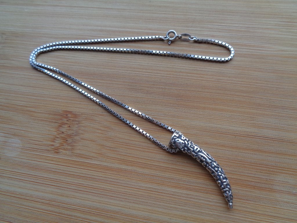 zilveren ketting met bewerkte olifant tand hanger [068], Met hanger, Verzenden, Zo goed als nieuw, Zilver