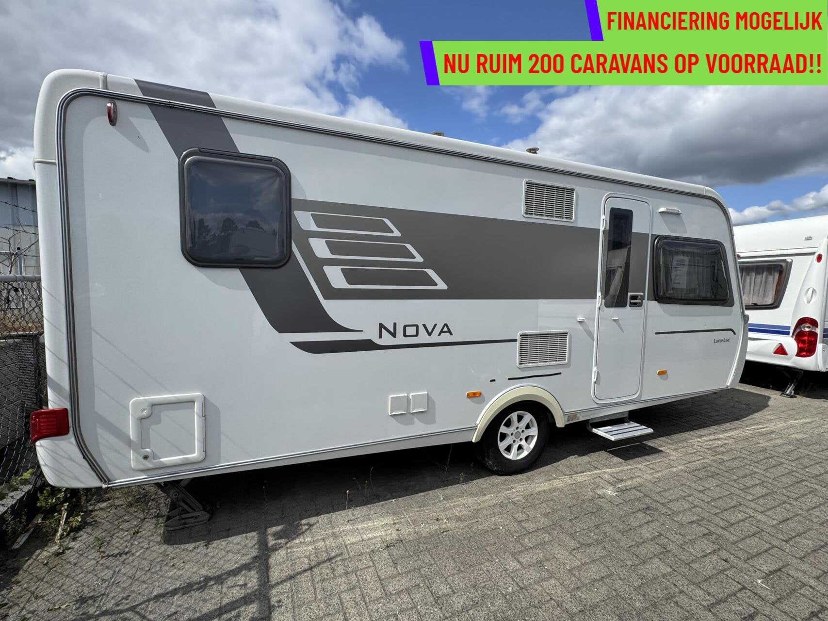 Eriba HYMER NOVA LUXE LINE 545 FRANSBED, RONDZIT, DOUCHE, Caravans en Kamperen, Rondzit, 7 tot 8 meter, Bedrijf, Douche