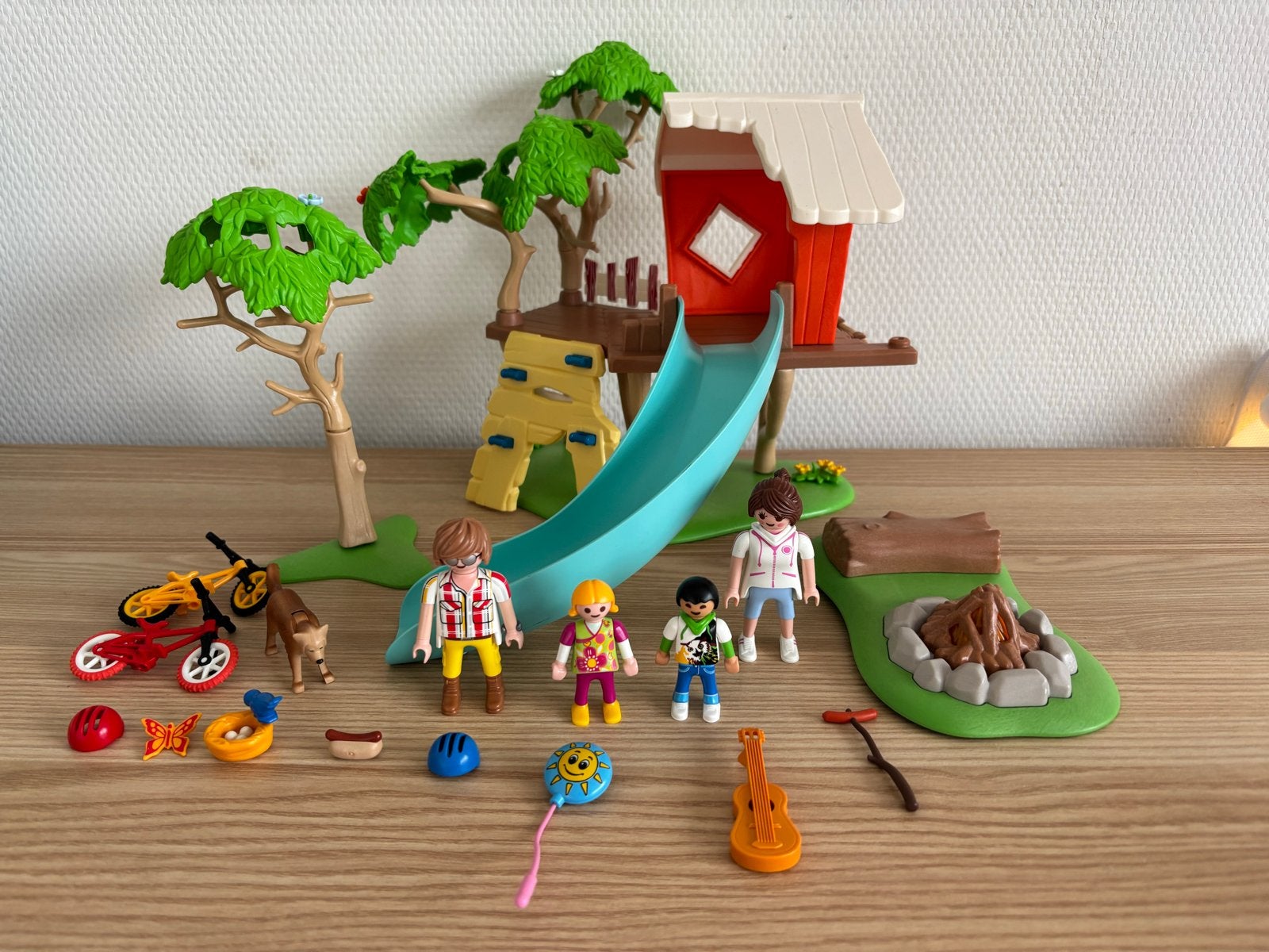 Playmobil Boomhut met Glijbaan en Accessoires, Ophalen of Verzenden, Zo goed als nieuw