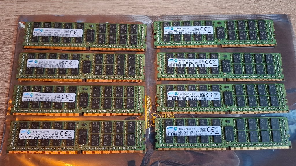 8x Samsung 32GB DDR4 ECC servergeheugen M393A4K40BB0, Computers en Software, 32 GB, Server, DDR4, Ophalen of Verzenden