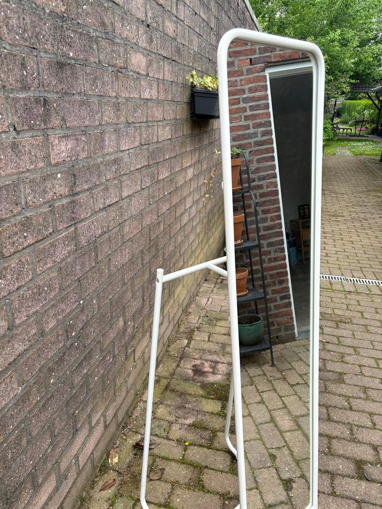 IKEA Knapper staande spiegel met kledingrek, Ophalen, Minder dan 50 cm, Gebruikt, 150 tot 200 cm