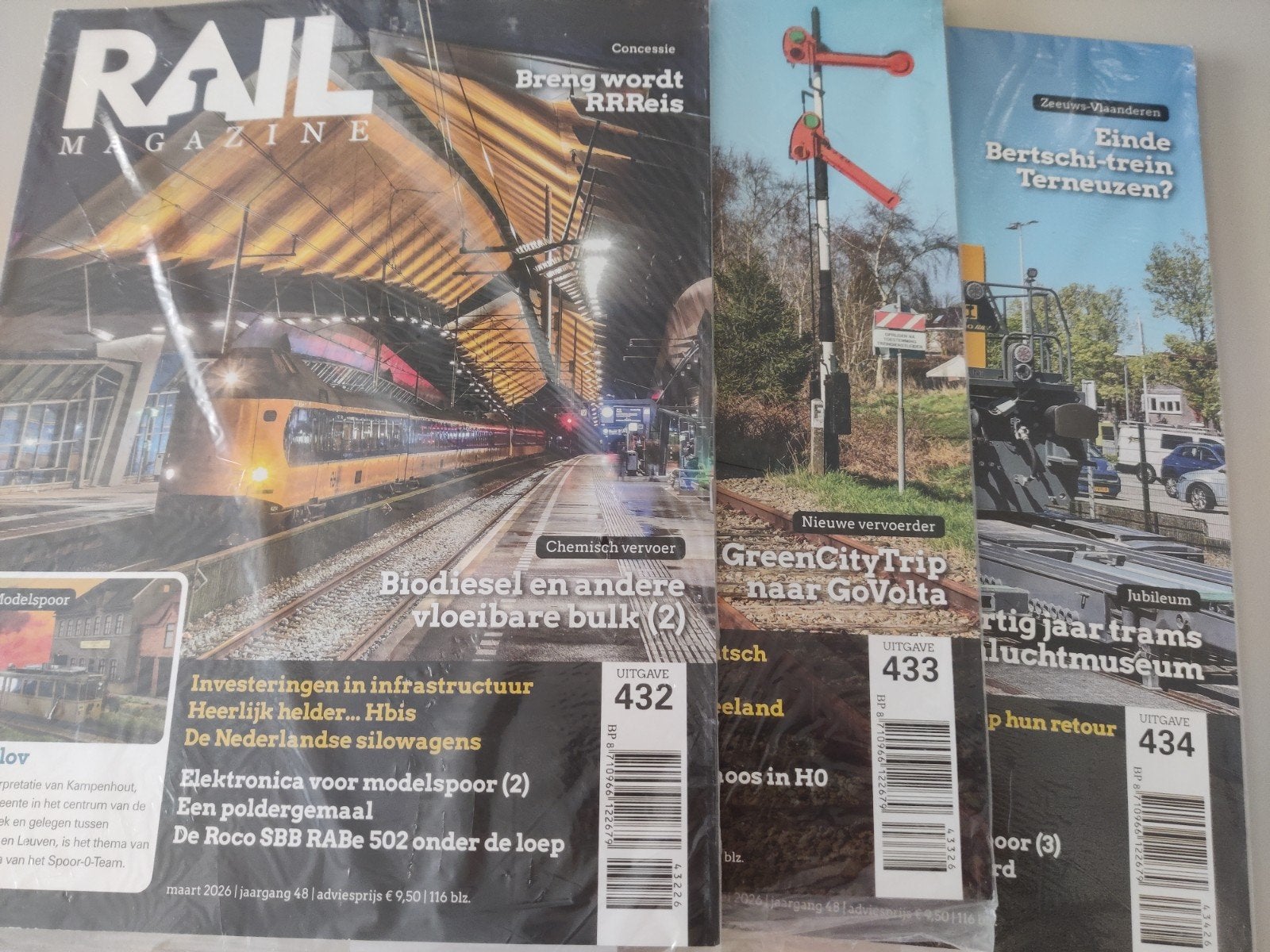 3 Rail Magazines,1 Eisenbahn Kurier, 1 Stoomtractie, Ophalen of Verzenden, Nieuw, Overige typen